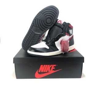 >SOLD - $300< Nike Air Jordan 1 Retro High OG
